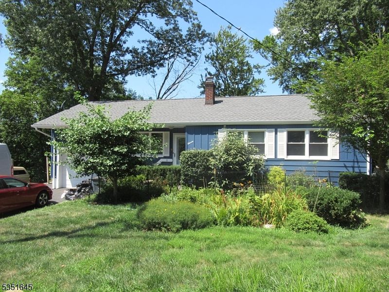 1st image of 11 Highland Ave