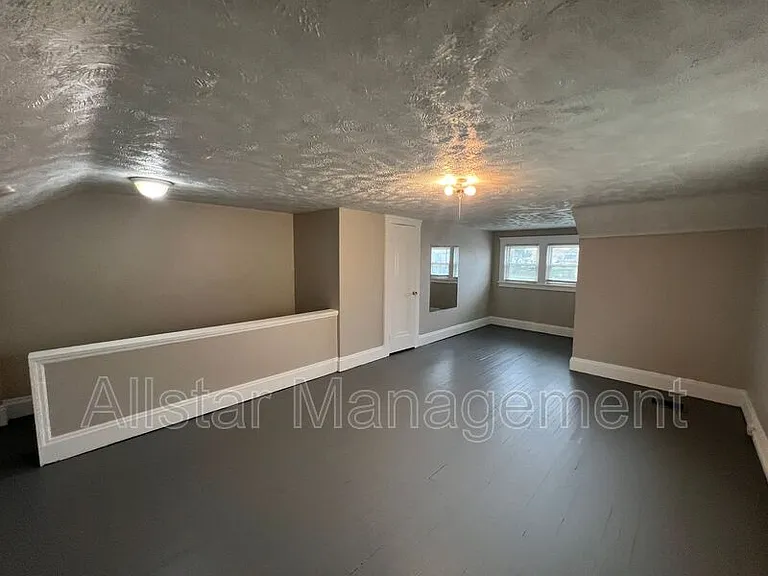 3301 Washington Blvd — Photo 25