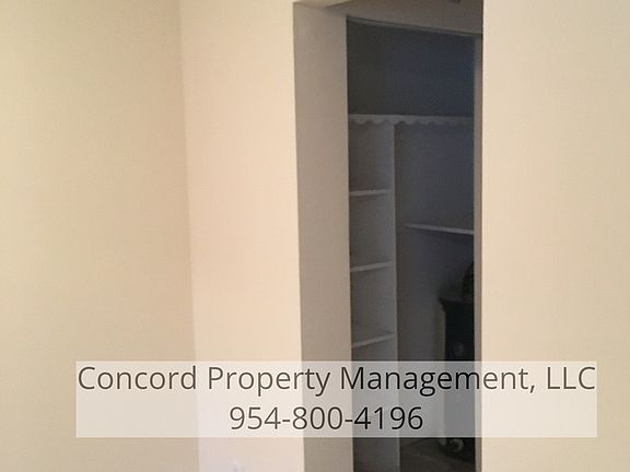 4th image of 405 SE 20th St APT 4