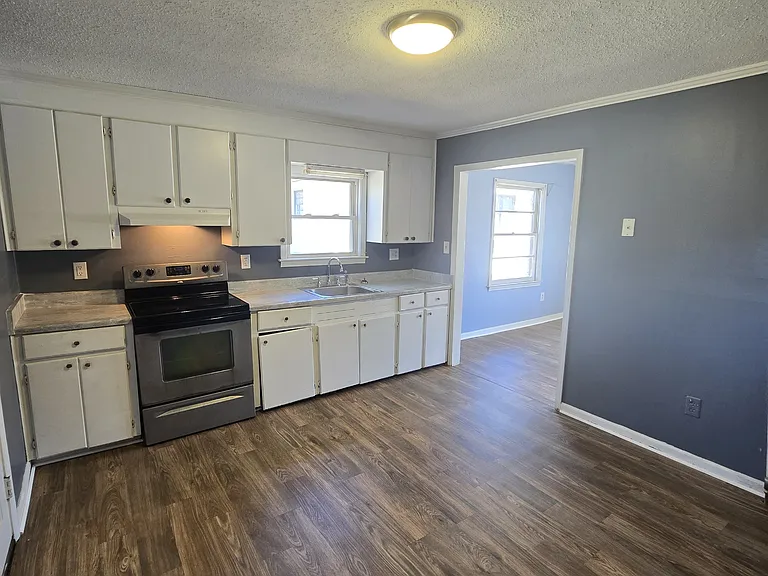 104 Merriman Ave — Photo 3