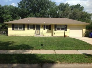 1032 W Fairwood Ln, Olathe, KS 66061