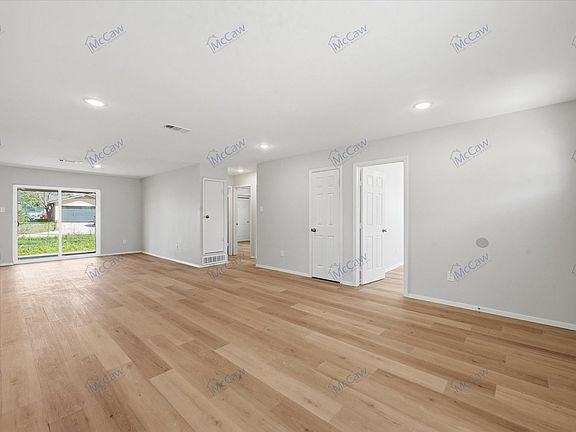 3rd image of 3833 Finley Rd