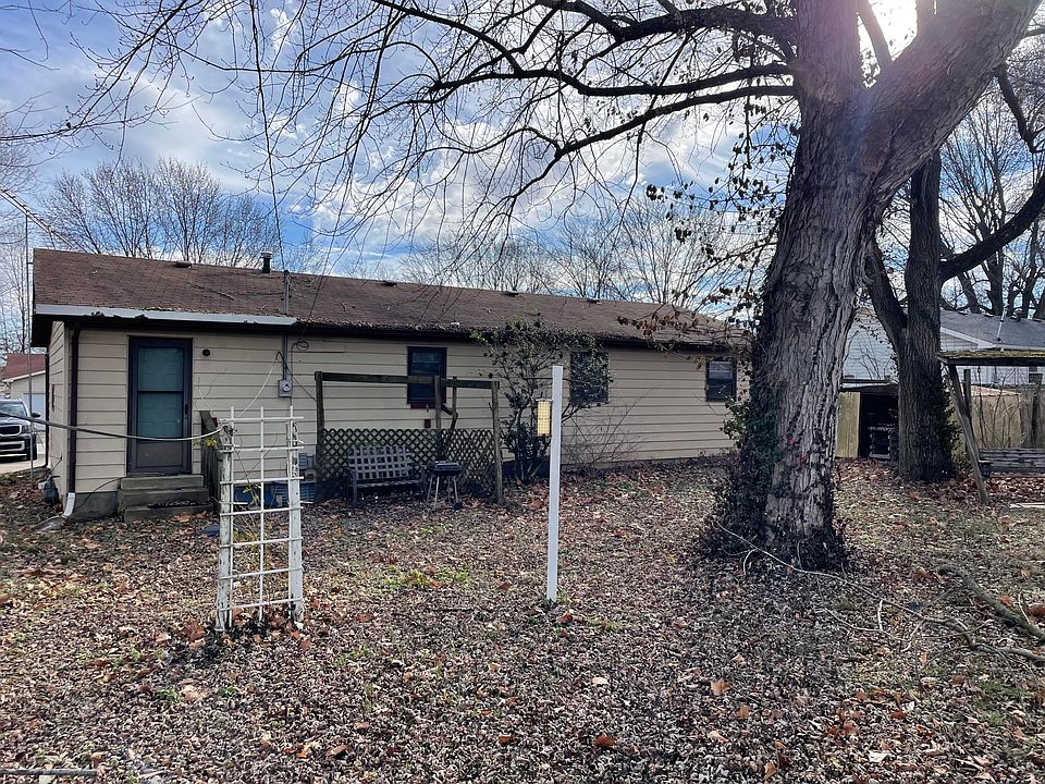 2nd image of 1239 N Fender Avenue