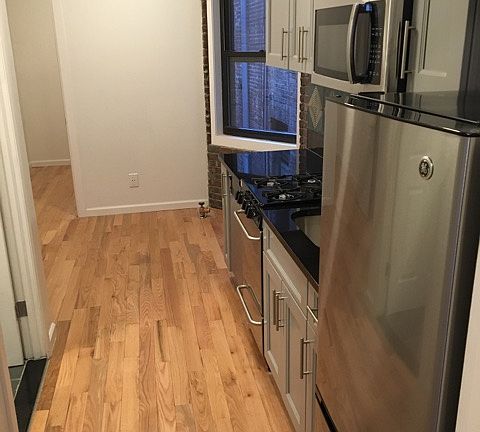 3rd image of 163 Stanton St APT 1