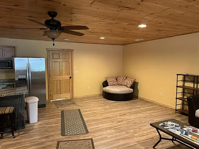 10012 Strawberry Lake Rd — Photo 10