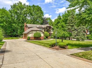 8421 Timber Trl, Brecksville, OH 44141