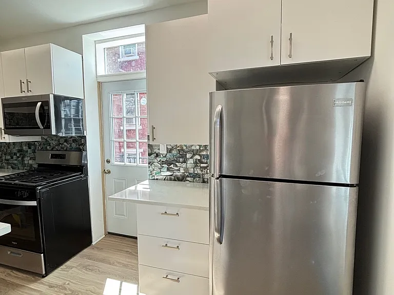 3700 Penn Ave #2 — Photo 13