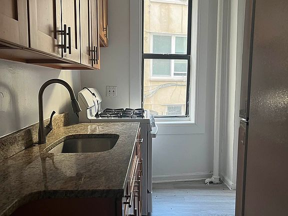 3rd image of 60 Seaman Ave APT 2J