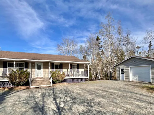 41 Thomas St, East Hants, NS B2T 1T7