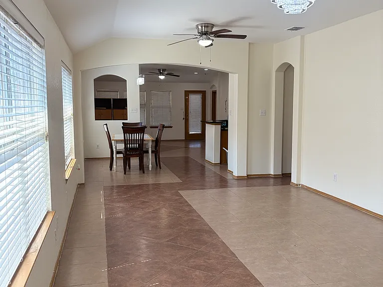 10405 Devin Ln — Photo 4
