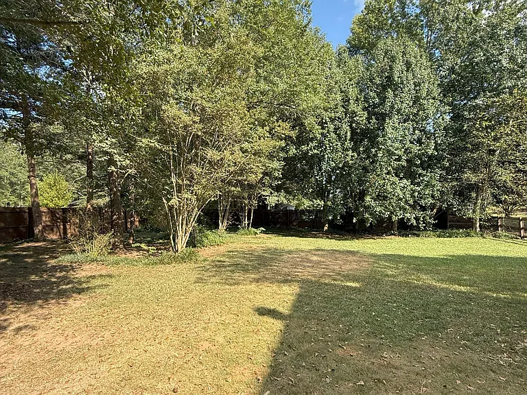 1050 Aiken Rd — Photo 20