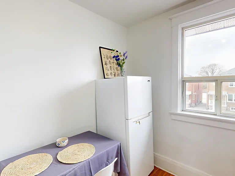 275 Oakwood Ave — Photo 4