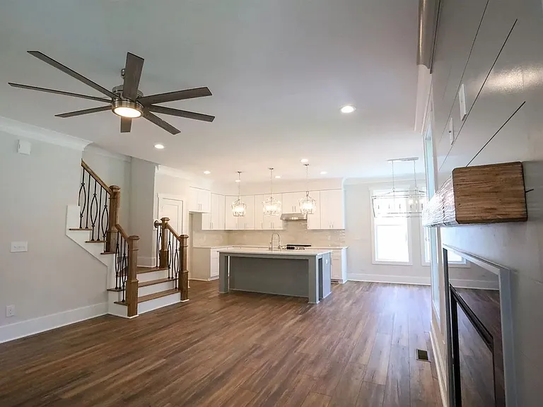 1907 Edgerton Dr — Photo 7