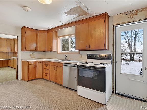 3rd image of 6370 Hibbard Rd