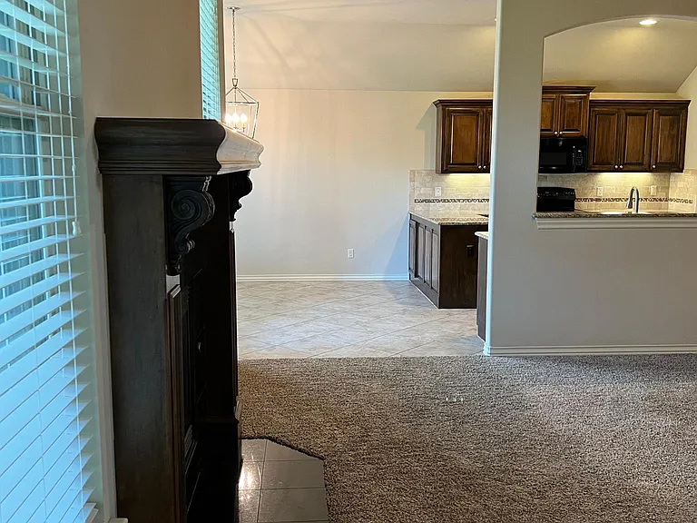 6236 NW 158th Ter — Photo 5