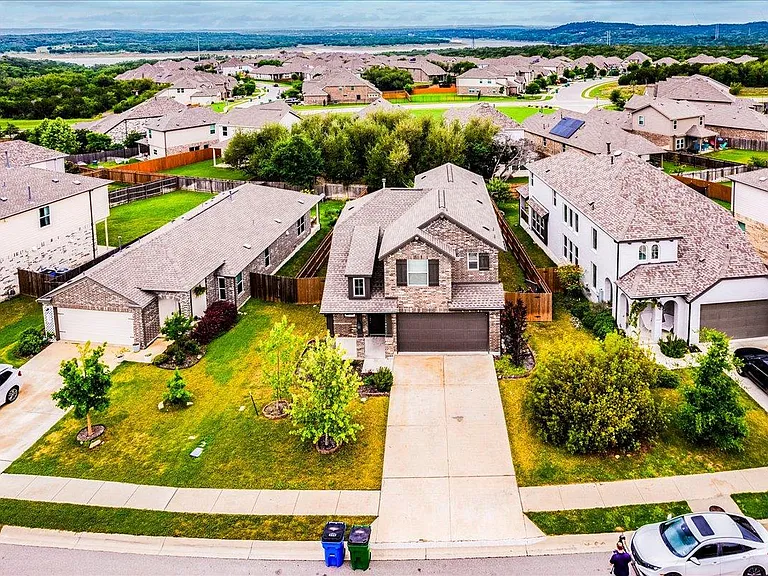 8008 Prairie Rye Dr — Photo 32