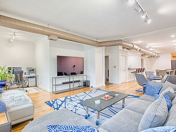 2nd image of 1121 N Ashland Ave APT 2