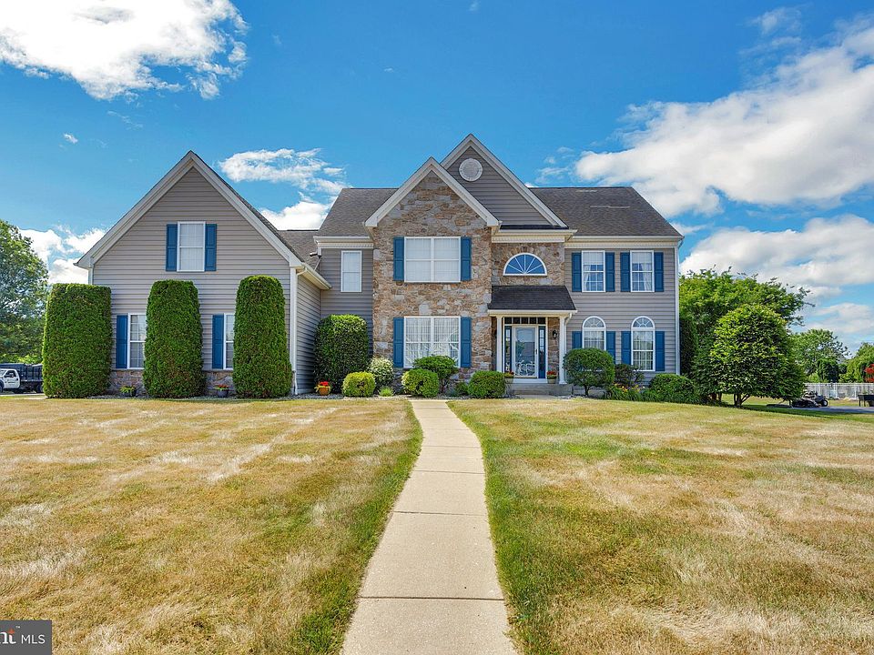 1st image of 108 Brooks Dr