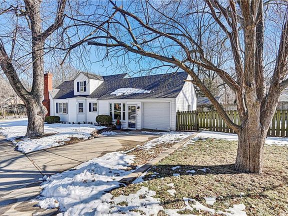 2nd image of 5700 Roeland Dr