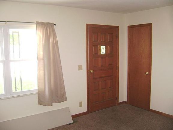 5th image of 242 Weinland St