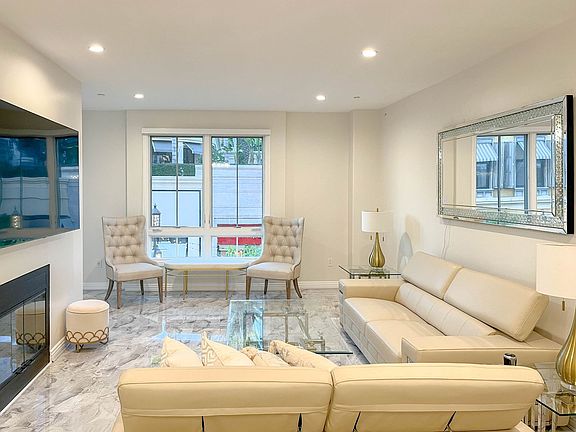 3rd image of 205 Caruso Ave