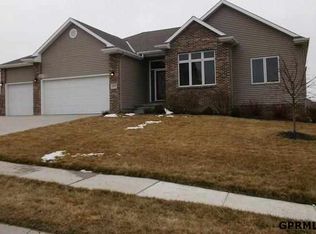 17229 Colony Dr, Omaha, NE 68136