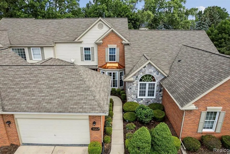 39494 Village Run Dr