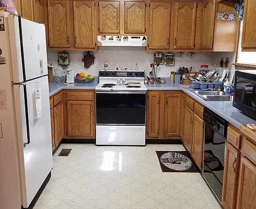 5th image of 582 Sourwood Dr