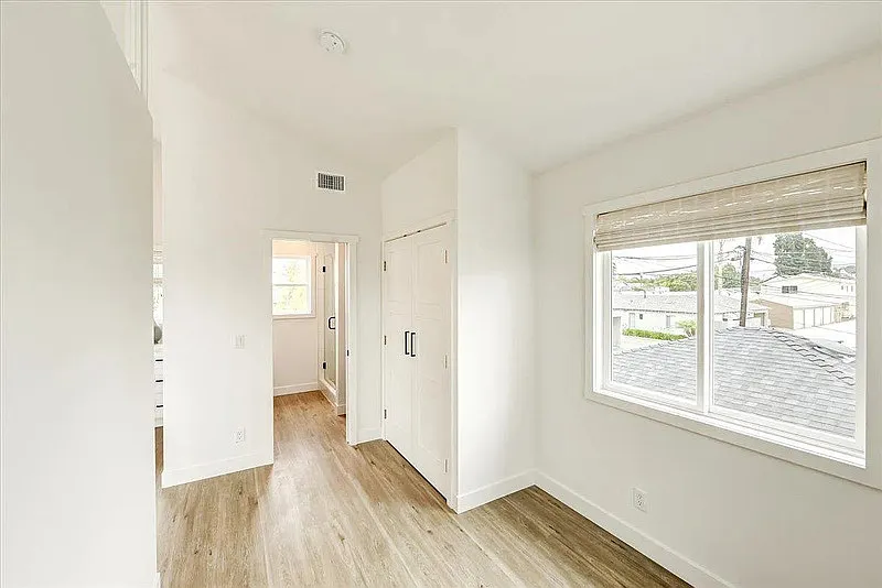 1 bed, 1.0 bath, 500 sqft, $2,000 — Photo 4