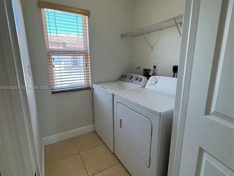 6004 SW 8th St #2 — Photo 24