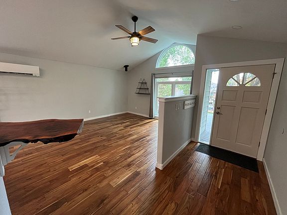 4th image of 2807 NE Lotno Dr