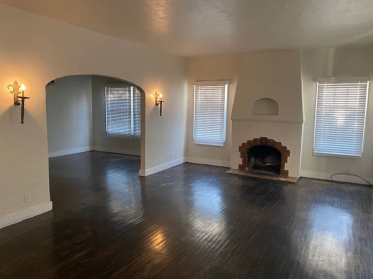 1215 Illinois St — Photo 55