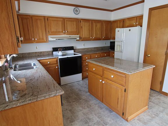 5th image of 1525 Bancroft Ave