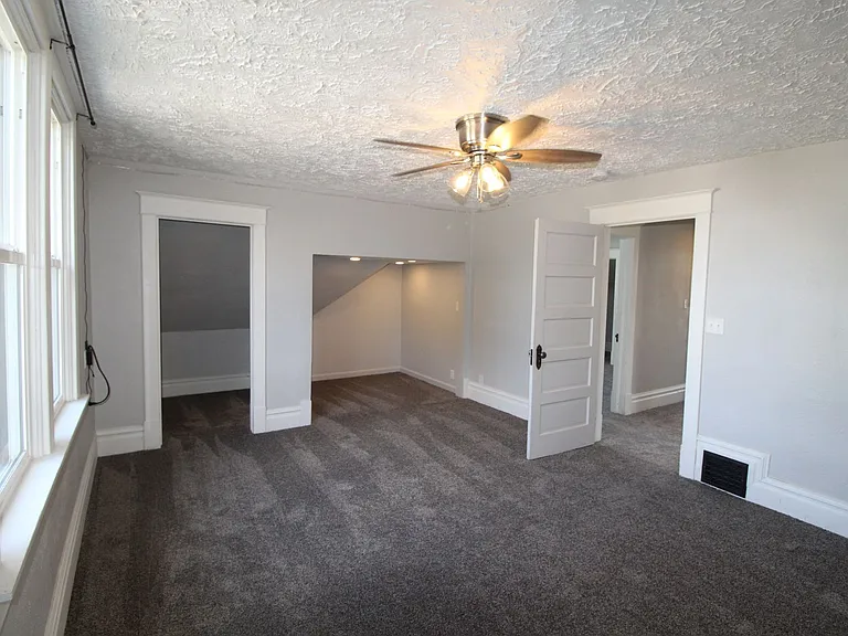 1306 E Montgomery Ave — Photo 33