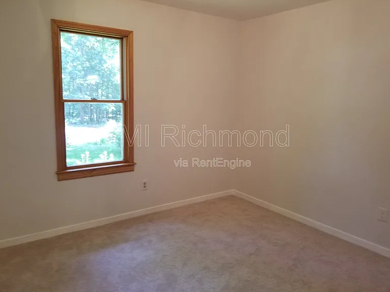 2504 Carriage Creek Ct — Photo 10