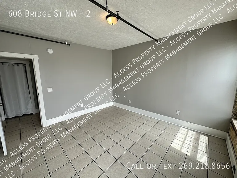 608 Bridge St NW #2 — Photo 10