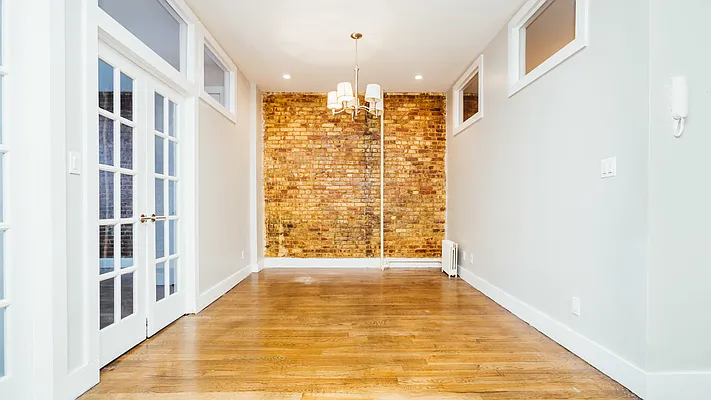 Rented by Nooklyn NYC LLC | media 7