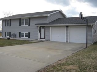 202 Floyd Rd, Orrick, MO 64077