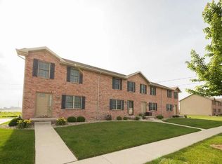 1938 Glenbridge Rd, Bloomington, IL 61704