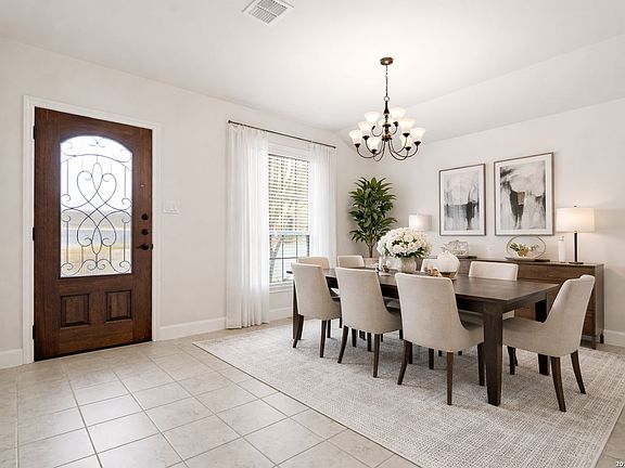 3rd image of 113 Churchill