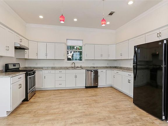 4th image of 3611 Clematis St