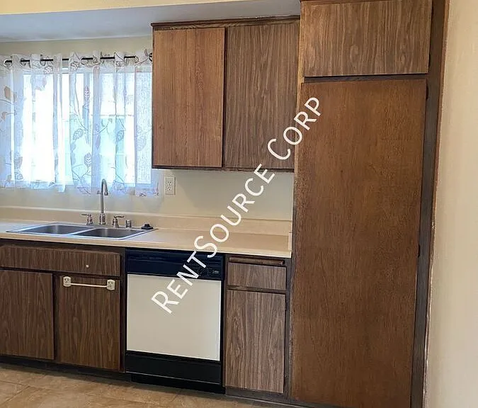 25000 Walnut St #12 — Photo 4