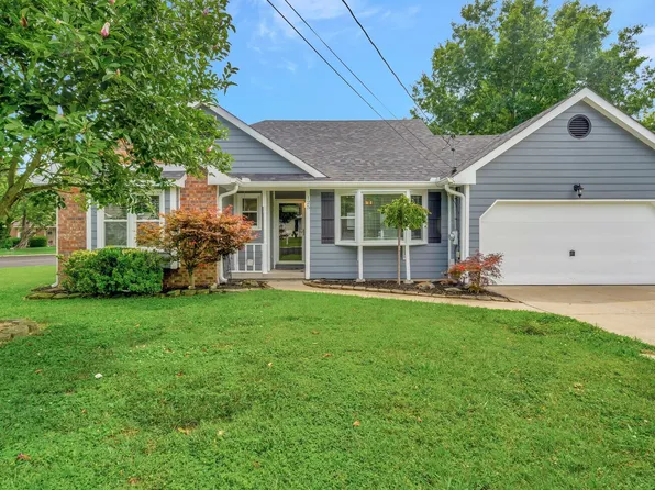125 Agee Cir E, Hendersonville, TN 37075