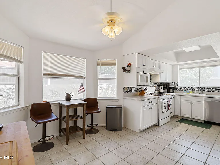 4348 Loma Hermosa Dr — Photo 21