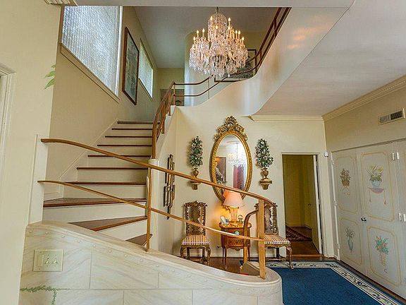 3rd image of 6250 Redbird Hollow Ln