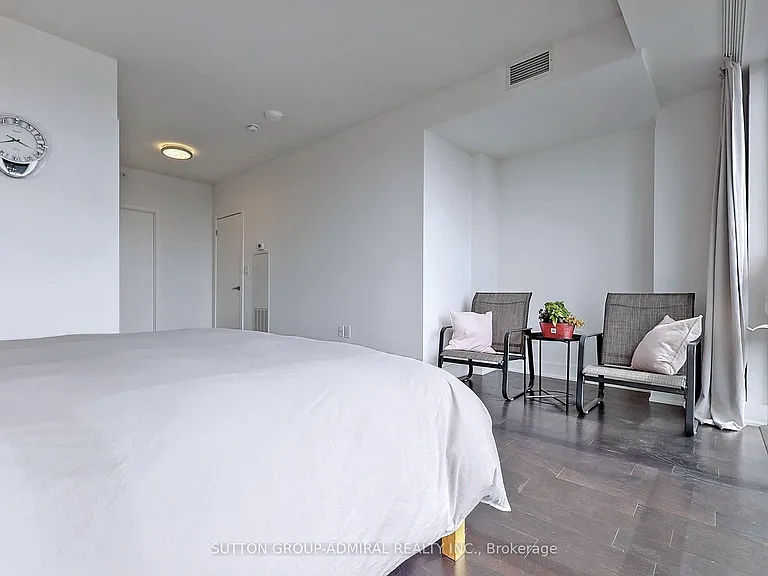 955 Bay St #3306 — Photo 15
