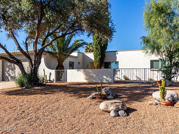 2nd image of 2418 S Palm Springs Dr