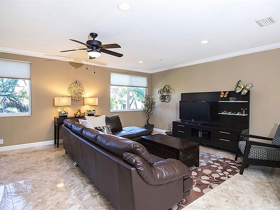 5th image of 3010 Waterside Cir