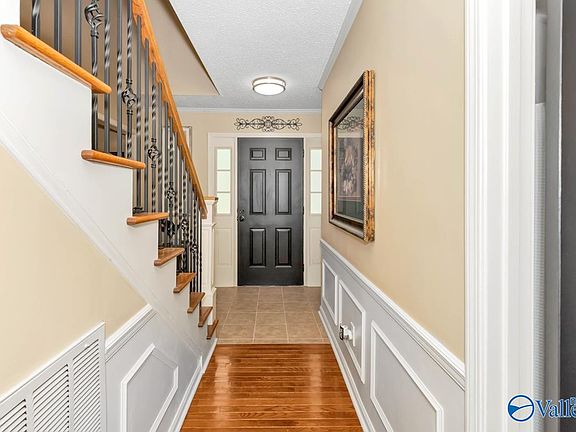 3rd image of 1209 Joshua Dr SE