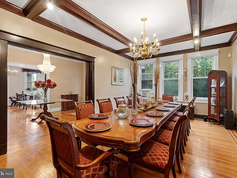 1501 Crittenden St NW — Photo 8